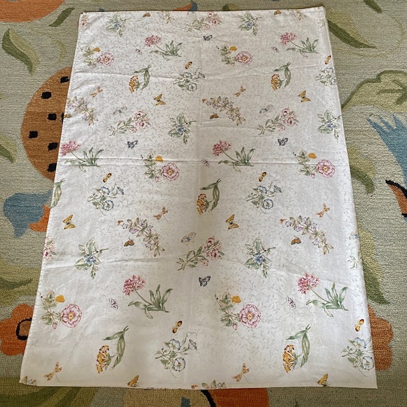 **AS IS** I Lenox Butterfly Meadow Oblong Tablecloth 60" x 84" - Picture 1 of 16